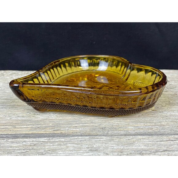Vintage Indiana Glass Tiara Sandwich Amber Heart Ashtray Trinket Ring Dish - Picture 4 of 8